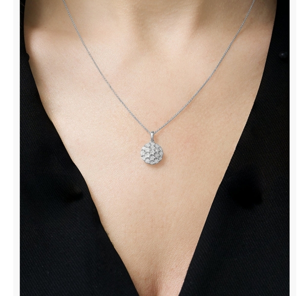 Diamond Cluster 18" Pendant Necklace ( 1/10 ct. t.w. ) in Sterling Silver - Picture 3 of 8